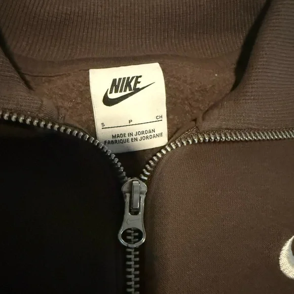 Nike Chocolate Brown cropped Zip-Up Jacket - Picture 2 of 3